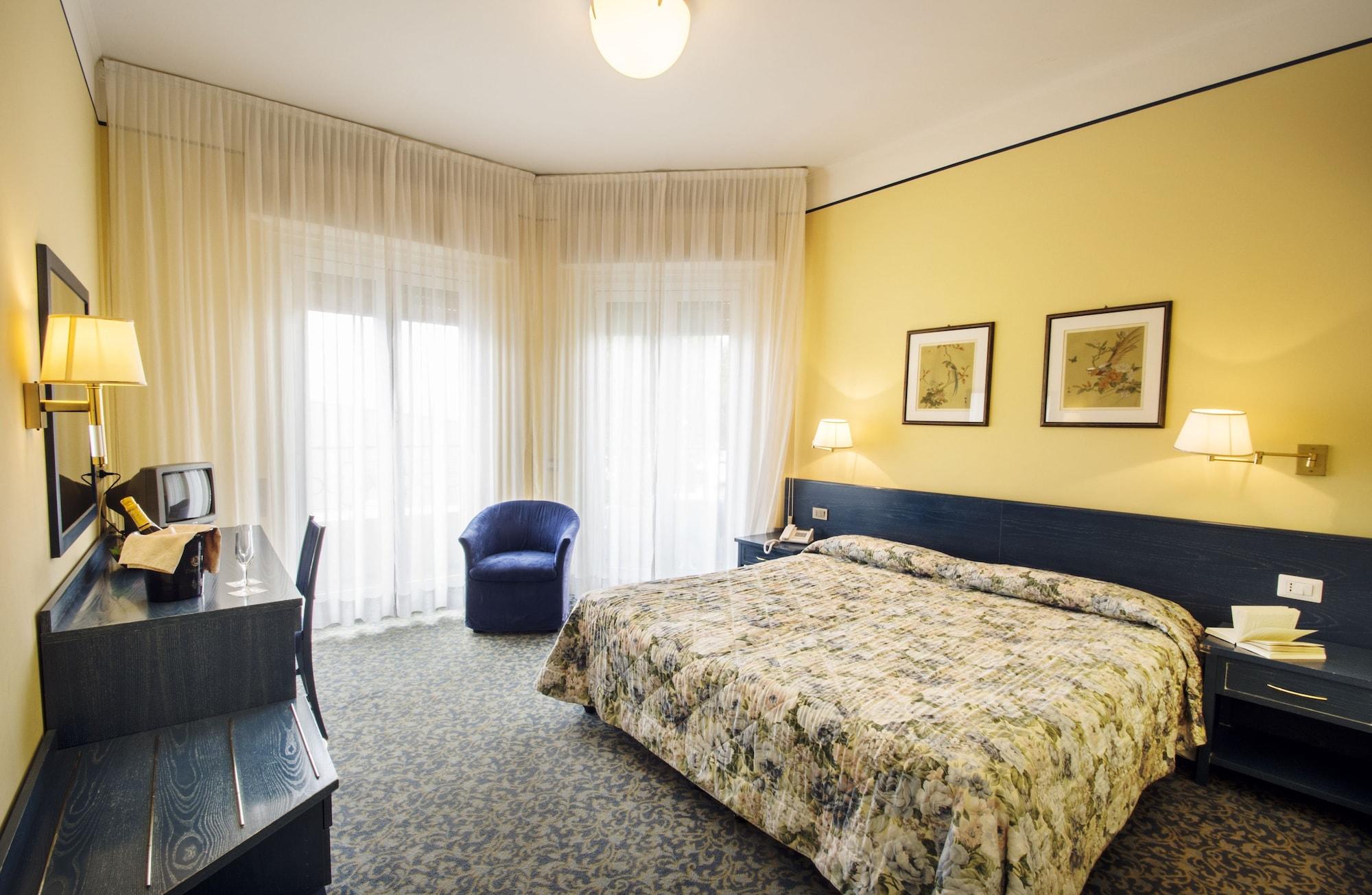 Hotel Lido La Perla Nera 3*