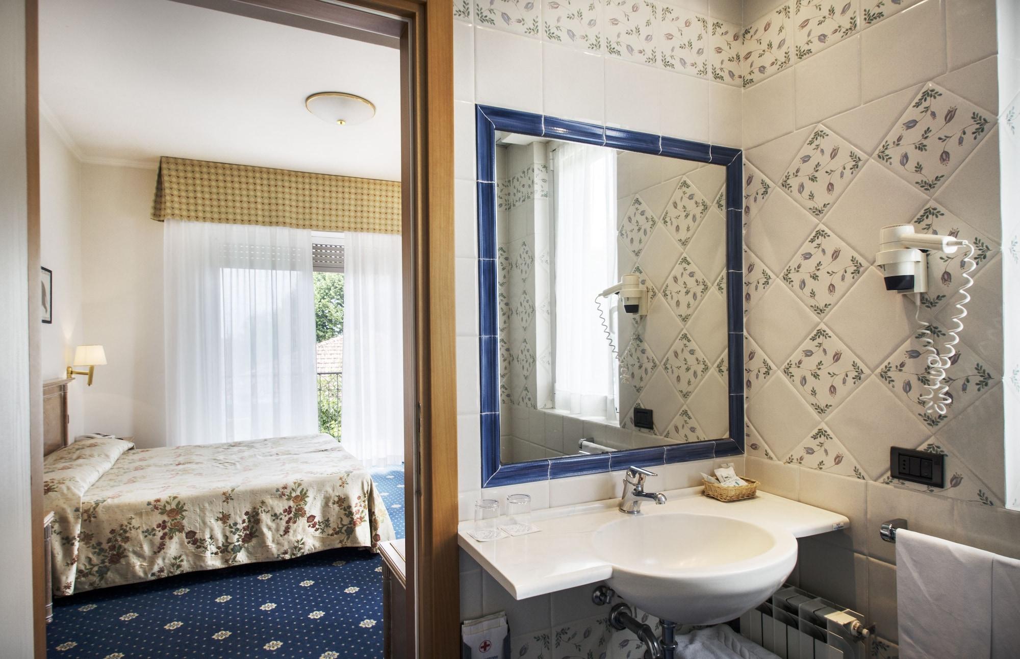 Lido La Perla Nera Hotel 3*