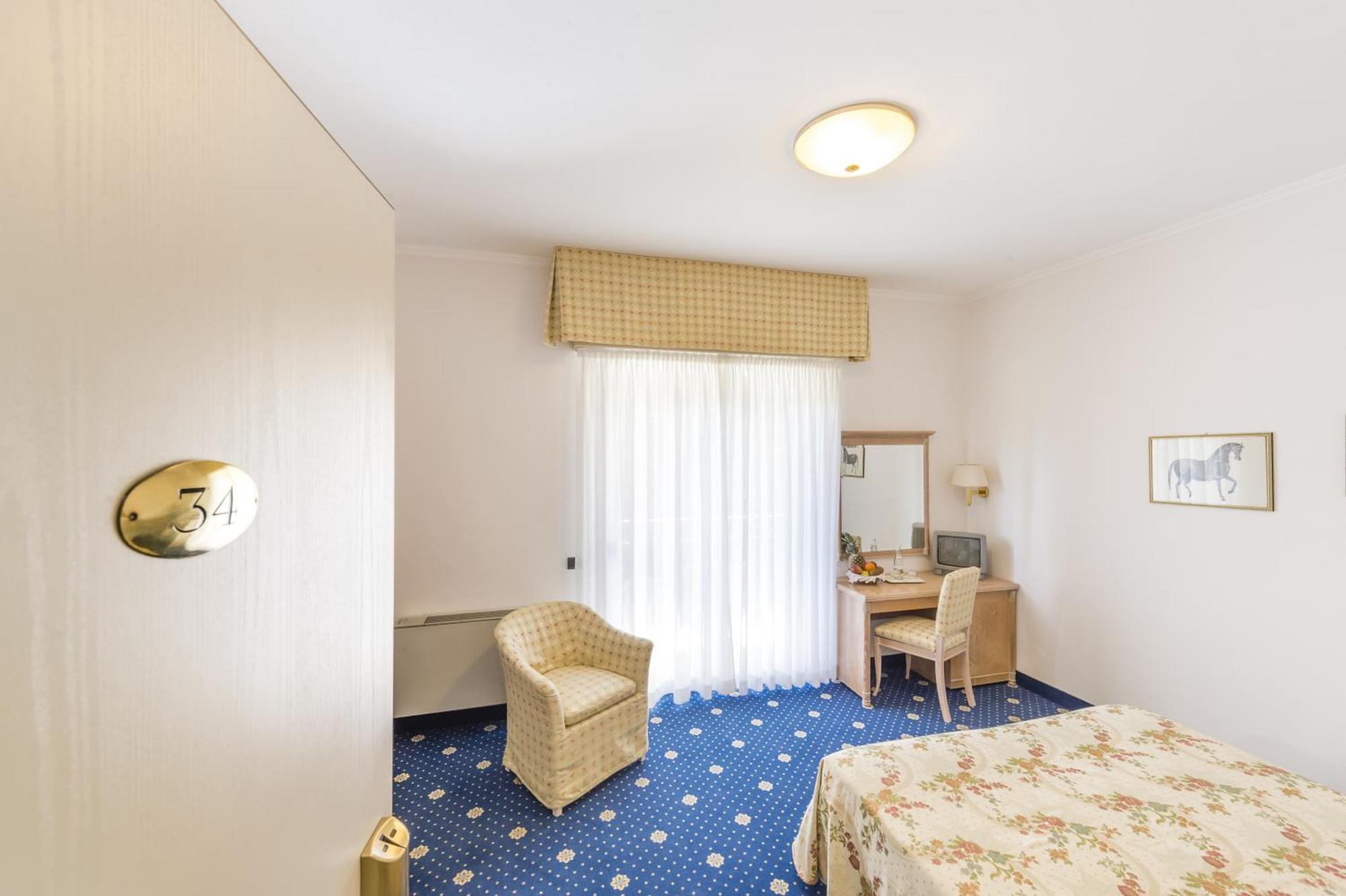 Lido La Perla Nera Hotel