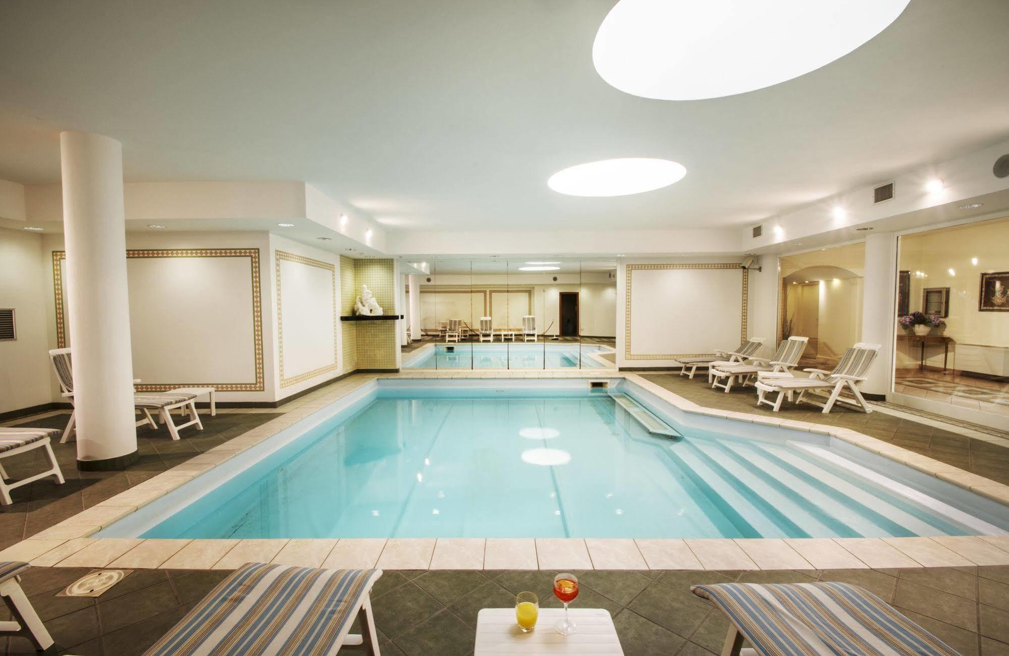 Lido La Perla Nera Hotel